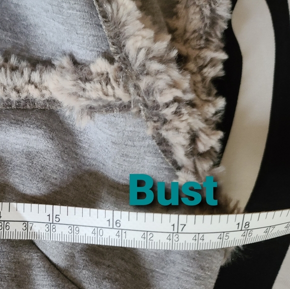 2/$35 Linea Domani warm vest / top - Picture 12 of 14